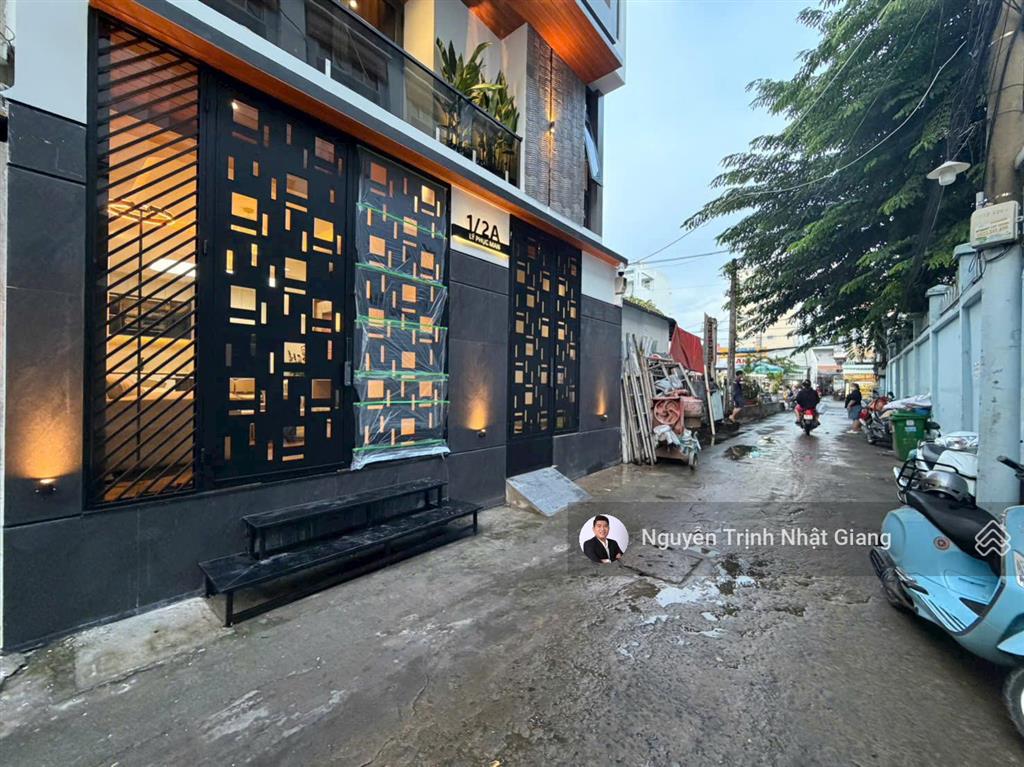 Mới lên sóng căn nhà phố hiện đại sang trọng khu vip quận 7