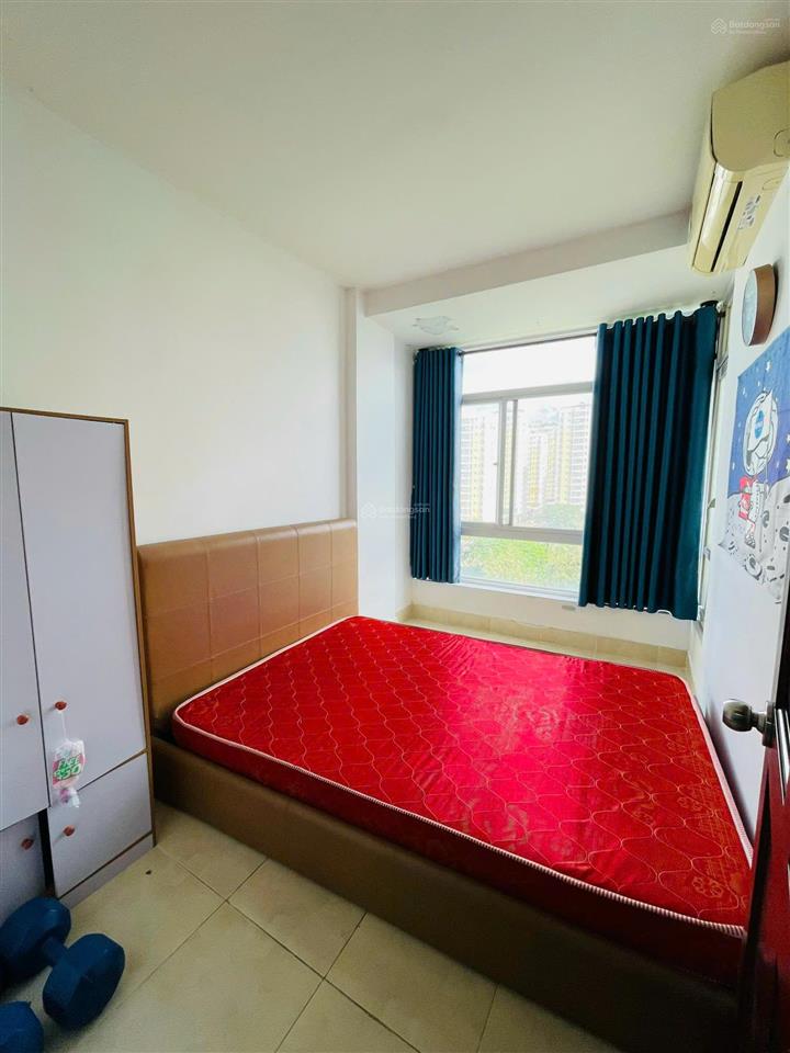 Bán căn hộ chung cư sky garden 56.66m2 giá 4.750 tỷ, view hồ bơi