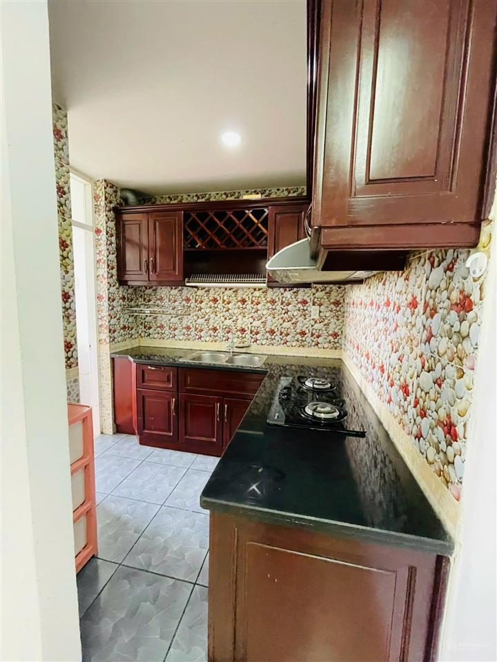 Bán căn hộ chung cư sky garden 56.66m2 giá 4.750 tỷ, view hồ bơi