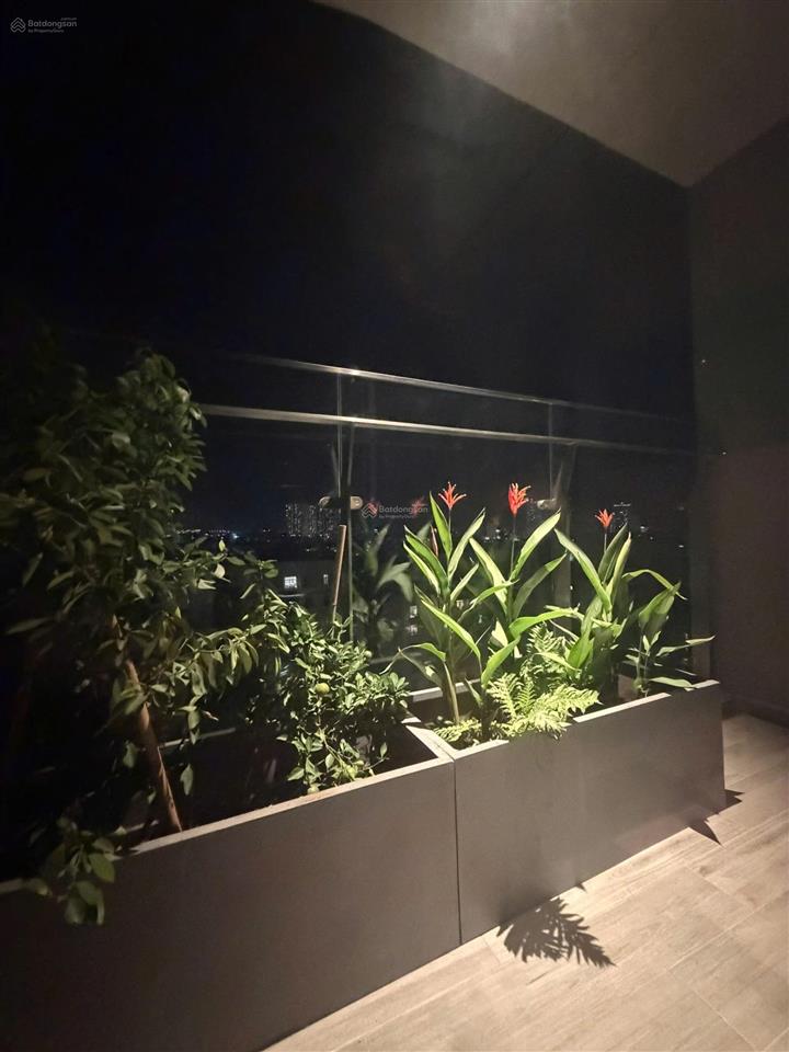 Bán căn 2pn view biệt thự full nội thất the aurora phú mỹ hưng   0939 949 ***  em tú
