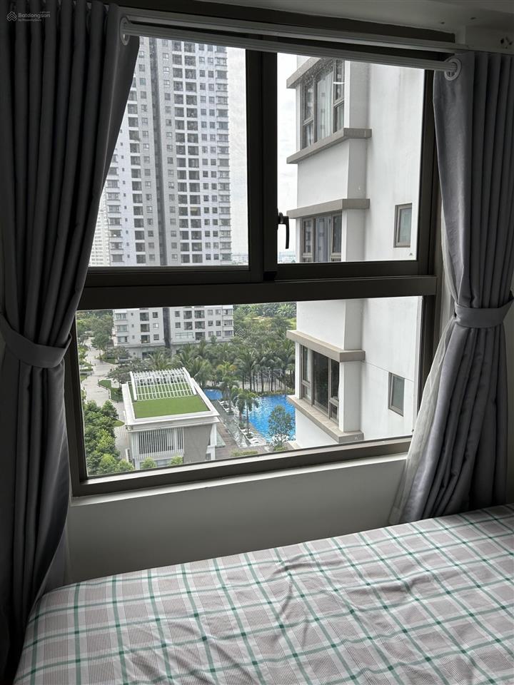 Bán ch 2pn view trực diện hồ bơi hướng nam  dự án saigon south residences   0939 949 ***  e tú