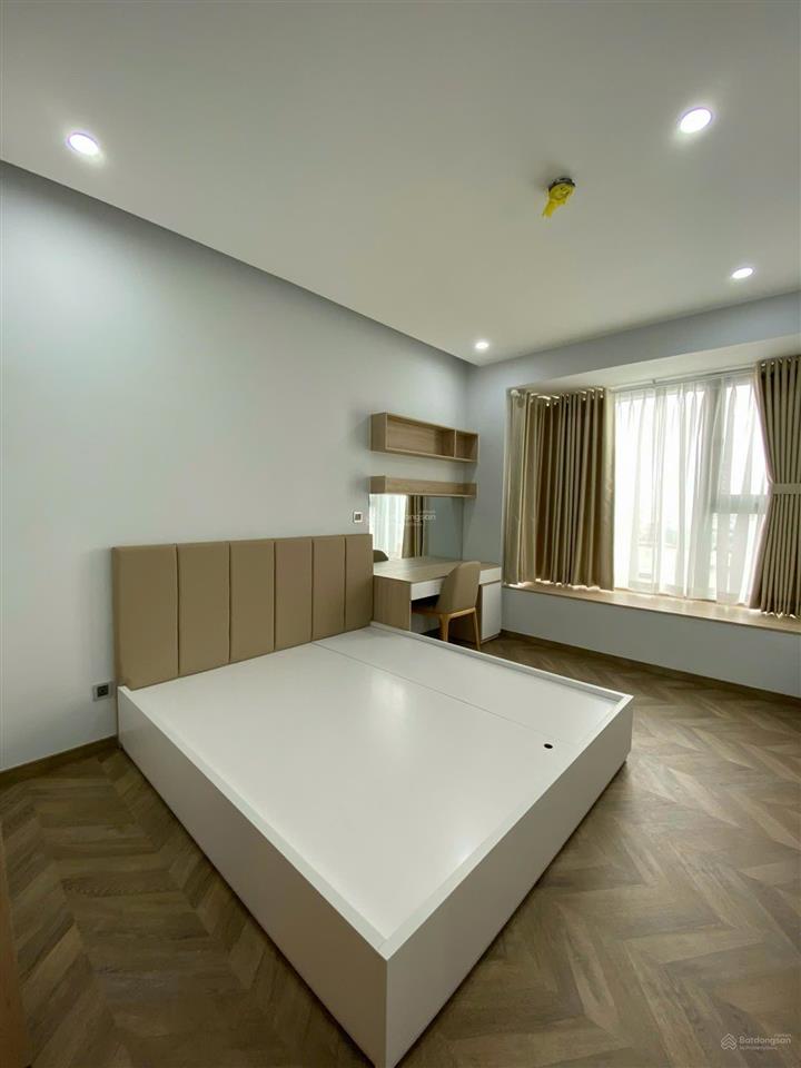 Bán căn 2pn view sông tại midtown m8 the peak phú mỹ hưng   0939 949 ***