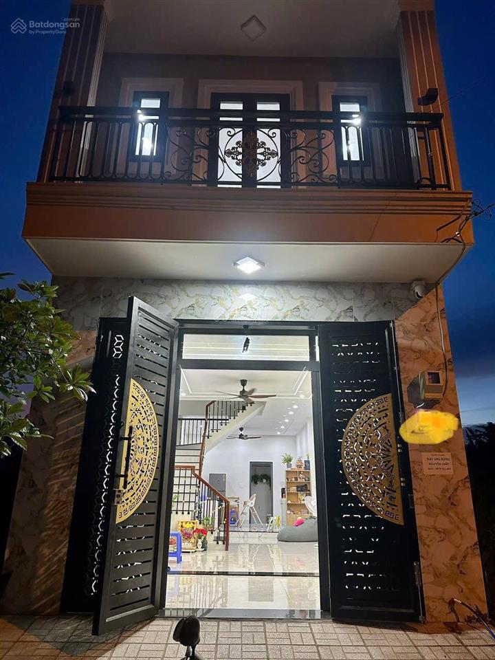 Bán gấp nhà kdc phú lợi diện tích 4.5x15, 1 trệt, 1 lầu 3pn, 2toilet đã hoàn công full nội thất