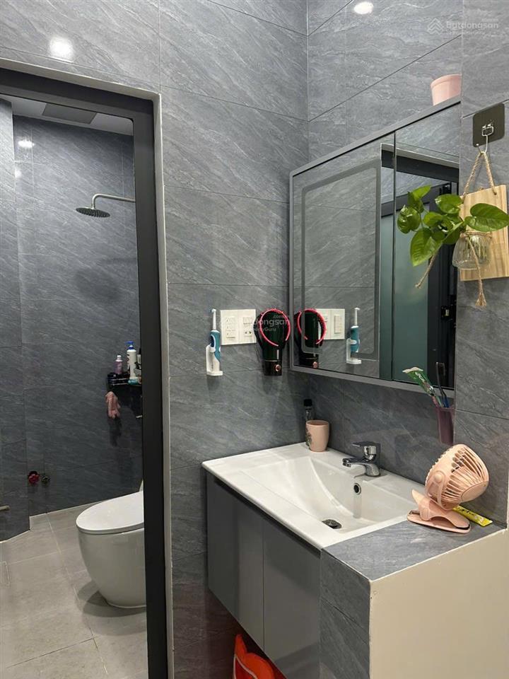 Bán gấp nhà kdc phú lợi diện tích 4.5x15, 1 trệt, 1 lầu 3pn, 2toilet đã hoàn công full nội thất