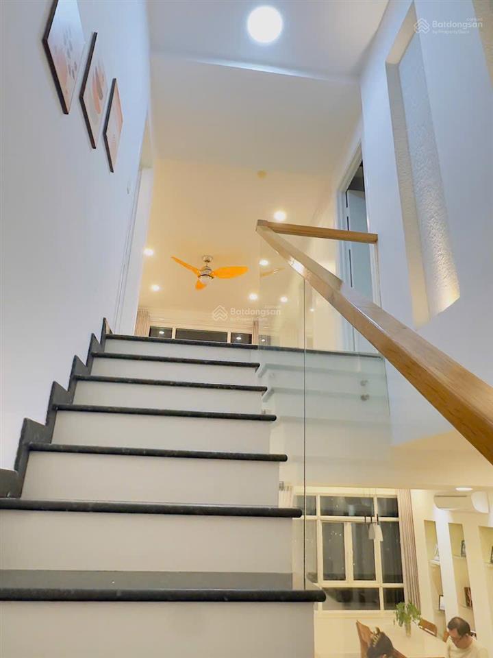 Một trong số ít 1 căn penhouse bán ra giá tốt view quận 1, phú mỹ hưng cực đẹp