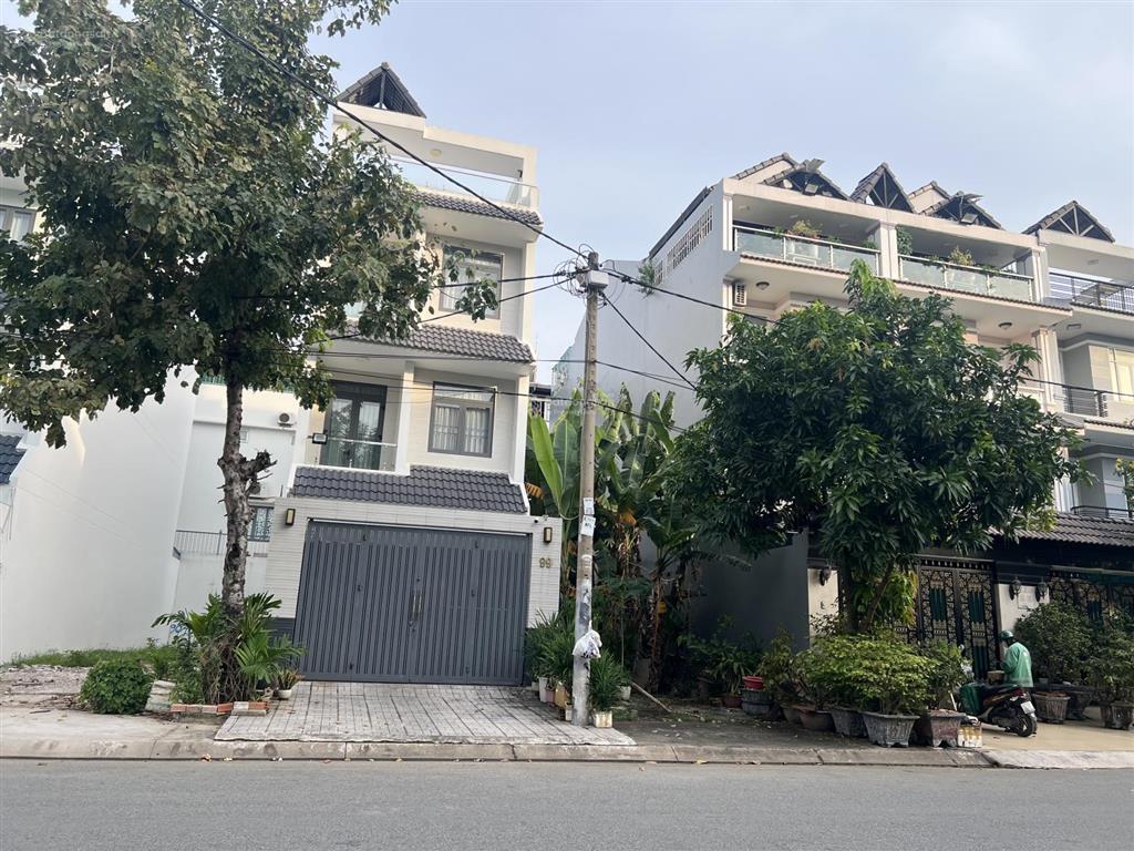 Lô góc trục 16m ngay chung cư dt 100m2 giá 4ty830