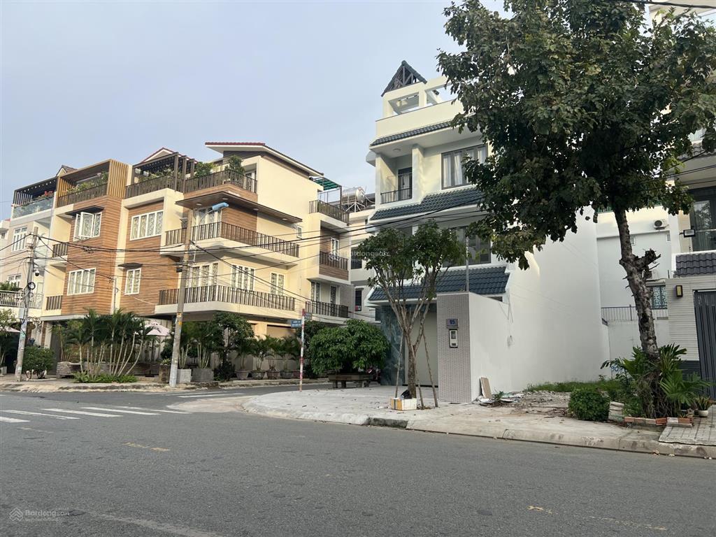Lô góc trục 16m ngay chung cư dt 100m2 giá 4ty830