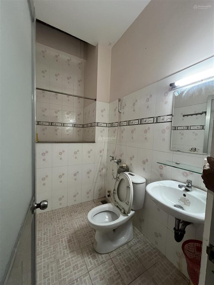 Nhà kdc phú lợi 4x20 xây 1 trệt 2 lầu sân thượng giá 6 tỷ 5