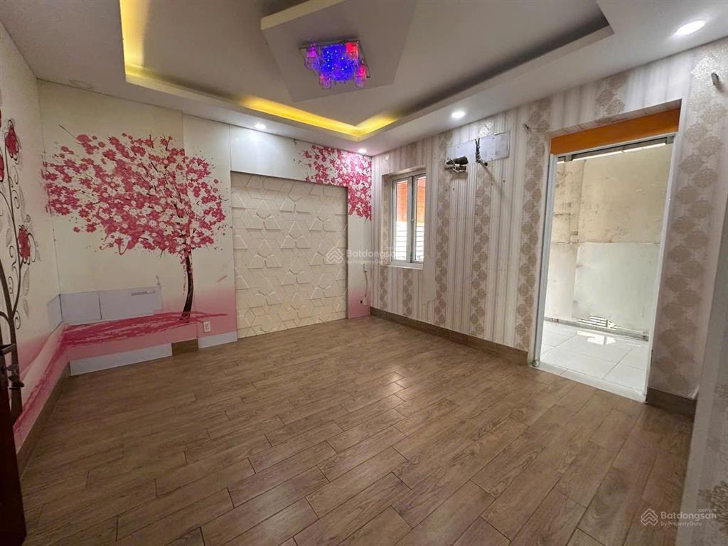 Chính chủ bán căn nhà 6x18 trục đường 105 (20m) nội thất cơ bản giá 9 tỷ