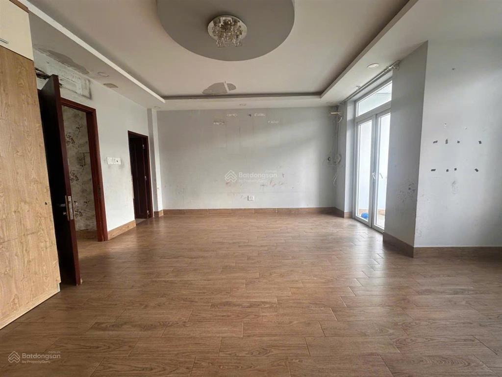 Chính chủ bán căn nhà 6x18 trục đường 105 (20m) nội thất cơ bản giá 9 tỷ