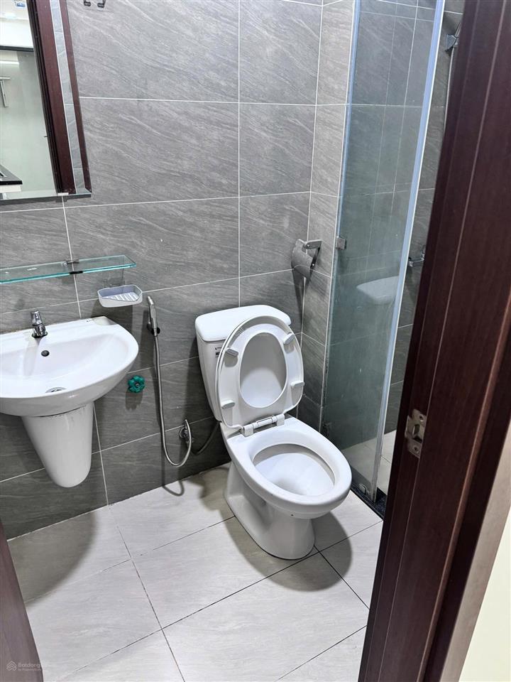Chính chủ bán căn góc block b hướng tây bắc sẵn sổ giá 4 tỷ có thương lượng