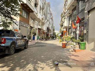 Cho thuê nhà phố kdc đồng bộ hoàng quốc việt q74.2x12.5m,3l+4pn+ntcb*giá  22tr ( sơn mới sạch sẽ