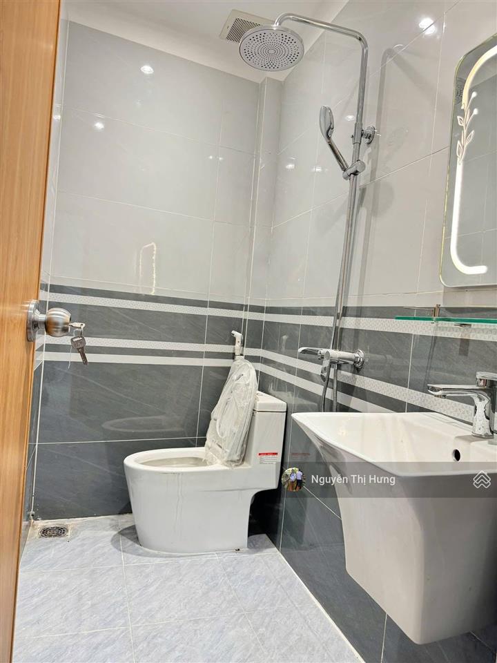 Bán nhà mới đẹp hẻm 88 nguyễn văn quỳ q74x11m,1l+3pn+tặng full ntgiá chỉ  4.95 tỷ .