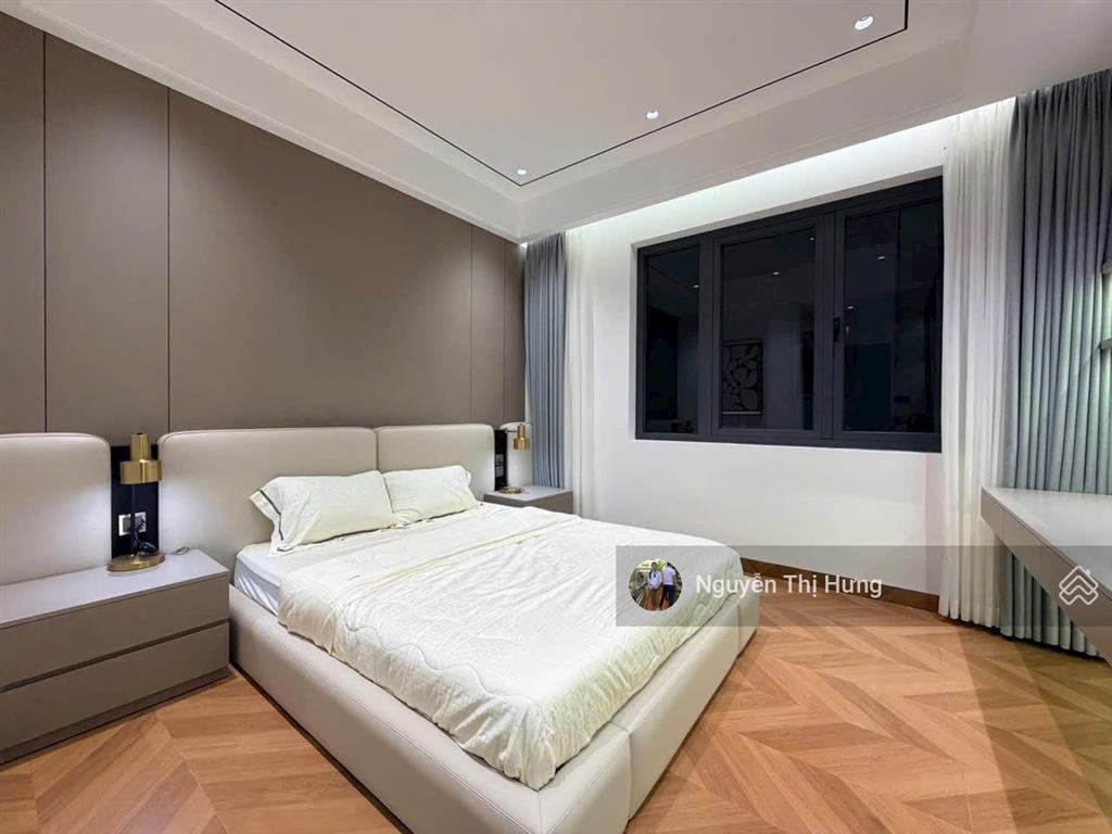 Bán nhà phố đẹp hiện đại hxh phú thuận q74x19m,5 tầng+thang máy+full ntccgiá  15.8 tỷ .