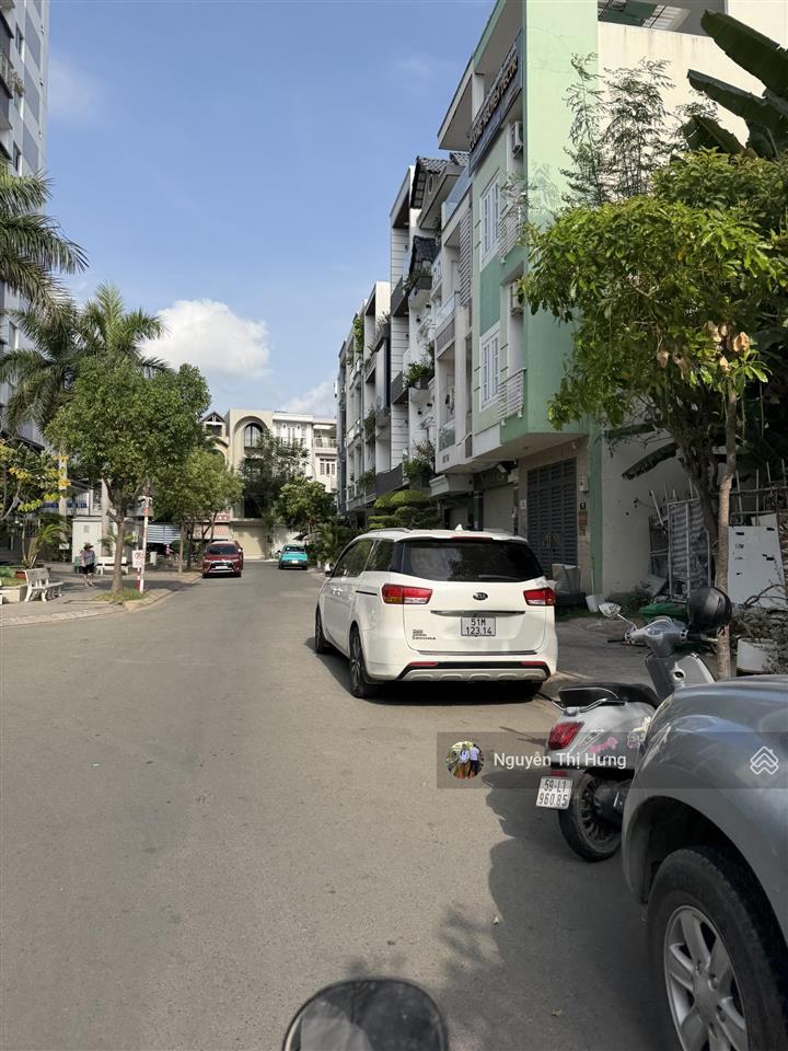 Cho thuê nhà phố khu công ích phạm hữu lầu q74x18m,3l,4pn,6wc+ntcbgiá  22tr / tháng.
