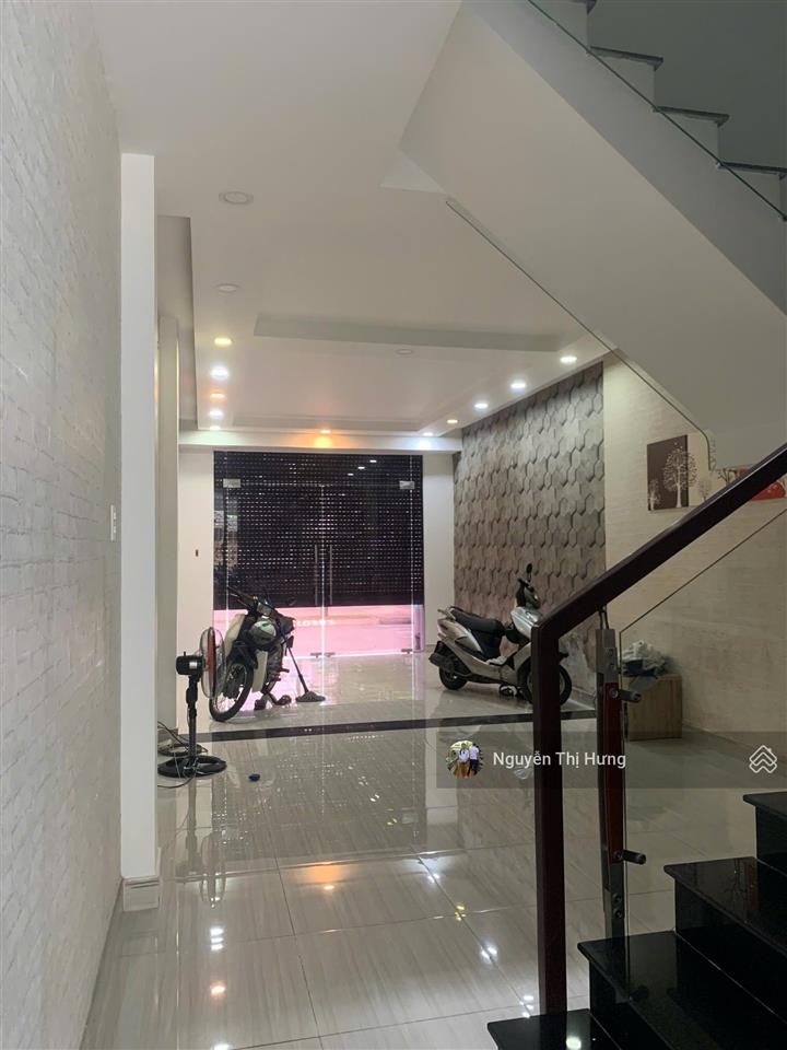 Cho thuê nhà phố khu công ích phạm hữu lầu q74x18m,3l,4pn,6wc+ntcbgiá  22tr / tháng.
