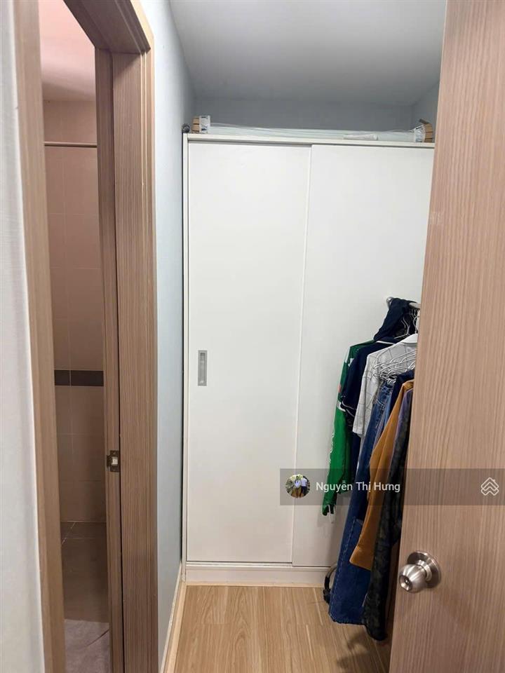 Bán căn hộ hoàng quốc việt q760m2,2pn,2wc+tầng cao , sổ hồng+nội thấtgiá chỉ  3.1 tỷ ( cực tốt )
