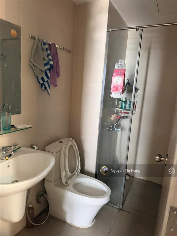 Bán căn hộ hoàng quốc việt q760m2,2pn,2wc+tầng cao , sổ hồng+nội thấtgiá chỉ  3.1 tỷ ( cực tốt )