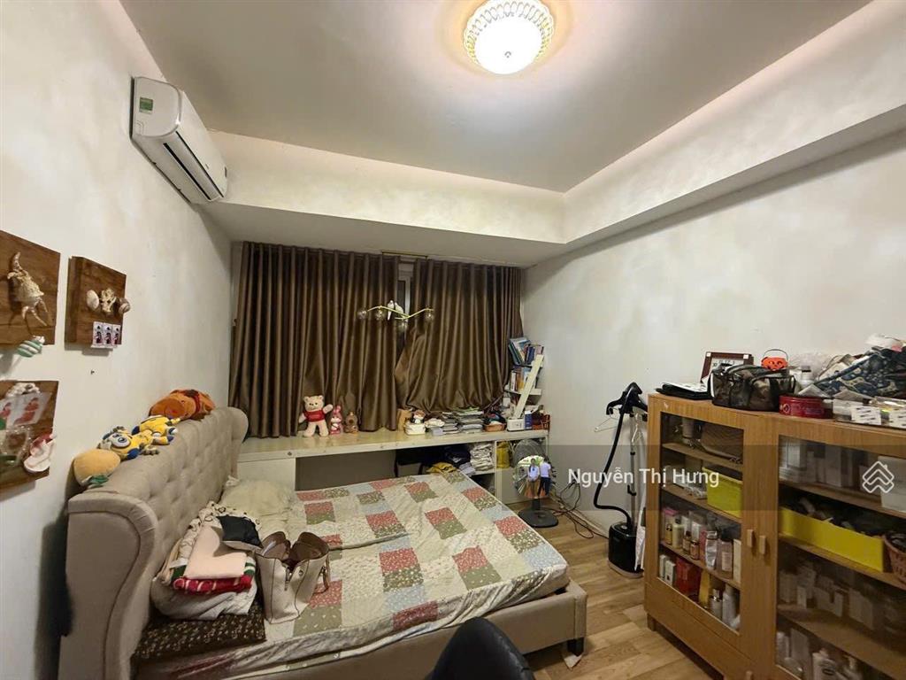 Bán căn hộ hoàng quốc việt q760m2,2pn,2wc+tầng cao , sổ hồng+nội thấtgiá chỉ  3.1 tỷ ( cực tốt )