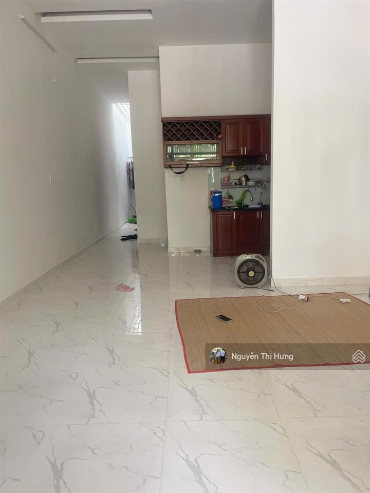 Cho thuê nhà cấp 4 mới sơn khu đường số phạm hữu lầu q7. đường 6m4.5x17m,2pngiá  9tr / tháng.
