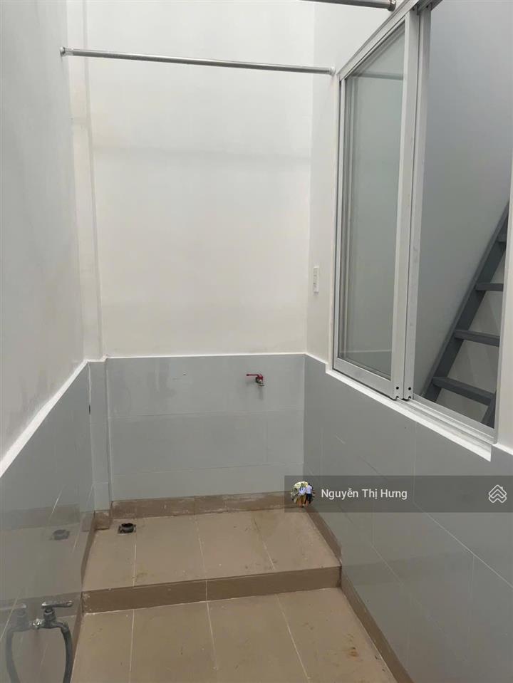 Cho thuê nhà c4 khu đường số phạm hữu lầu q74.5x17m,2pn,nhà mới sơn. xe hơi đậu cửagiá  9tr.