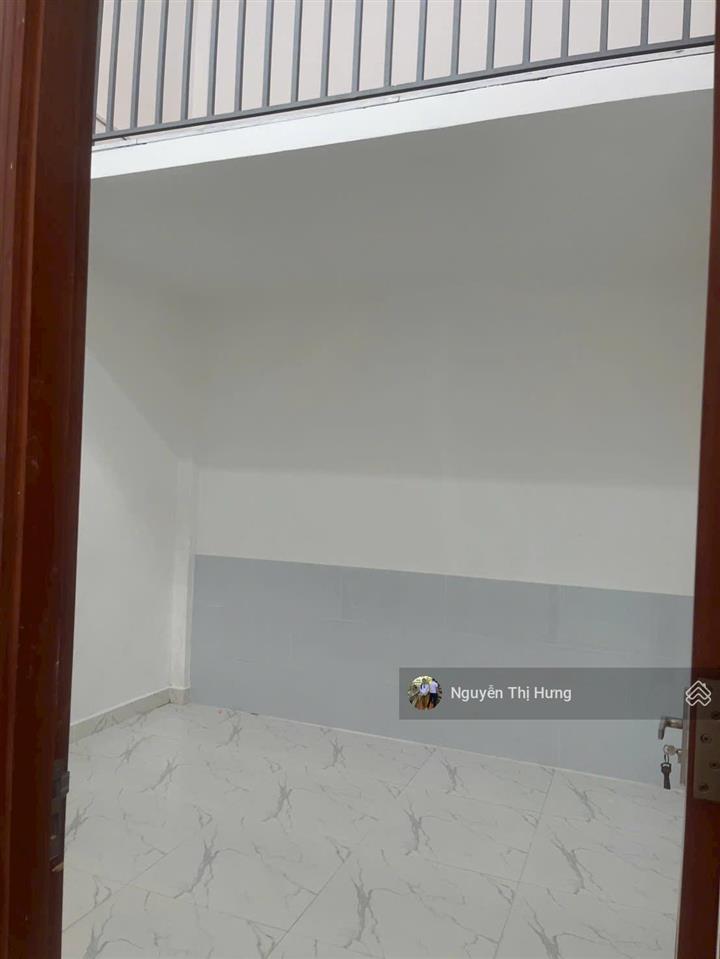 Cho thuê nhà c4 khu đường số phạm hữu lầu q74.5x17m,2pn,nhà mới sơn. xe hơi đậu cửagiá  9tr.