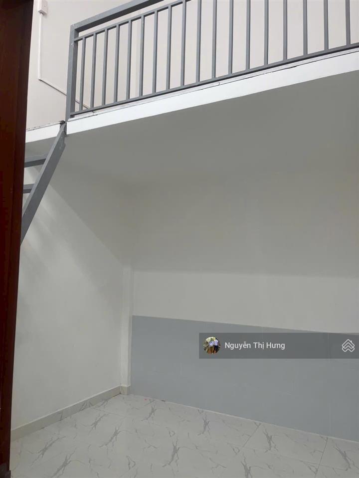 Cho thuê nhà c4 khu đường số phạm hữu lầu q74.5x17m,2pn,nhà mới sơn. xe hơi đậu cửagiá  9tr.