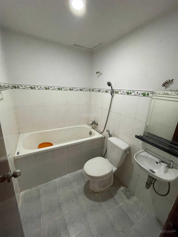 Bán căn hộ view sông, tầng cao, có nội thất