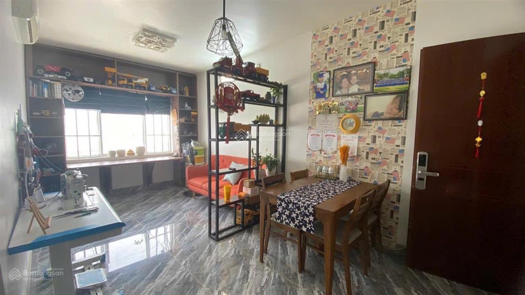 Bán căn hộ view sông nội thất siêu đẹp, nhà cực kỳ thoáng mát