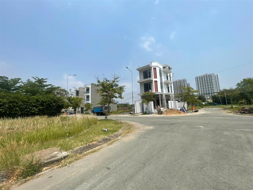 Bán đất đang xây dựng đào trí  dự án lotus residence, giá tốt khu vực