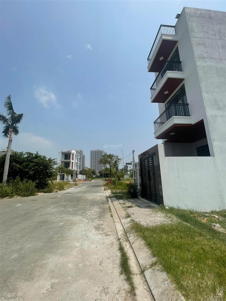 Bán đất đang xây dựng đào trí  dự án lotus residence, giá tốt khu vực