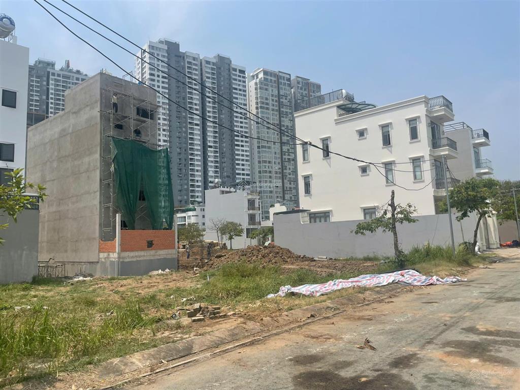 Bán đất đang xây dựng đào trí  dự án lotus residence, giá tốt khu vực