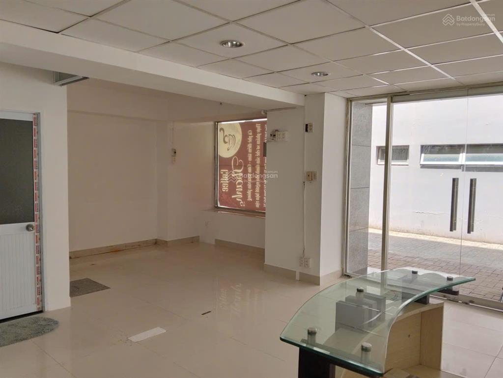 Cho thuê văn phòng khu thương mại phú mỹ hưng quận 7, giá thuê 18 triệu/tháng