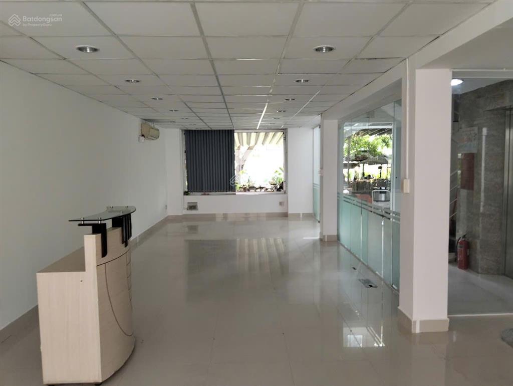 Cho thuê văn phòng khu thương mại phú mỹ hưng quận 7, giá thuê 18 triệu/tháng