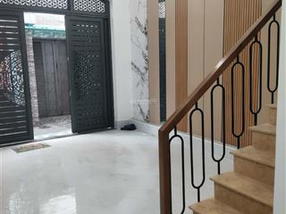 Bán nhà riêng, gần cách mạng tháng 8, quận 3, 5 tầng, dt sàn 230m2, nhỉnh 9 tỷ