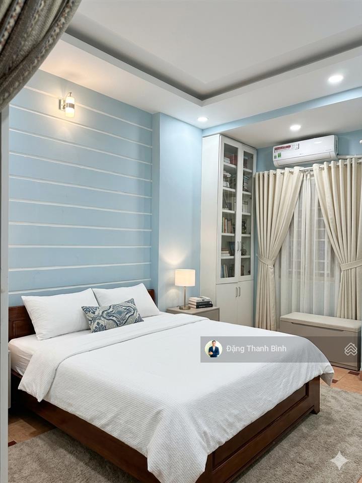 Bán nhà quận 3, hxh nguyễn thiệt thuật, 3 tầng, dt 4,4x10m, sổ hồng riêng, nhỉnh 8 tỏi