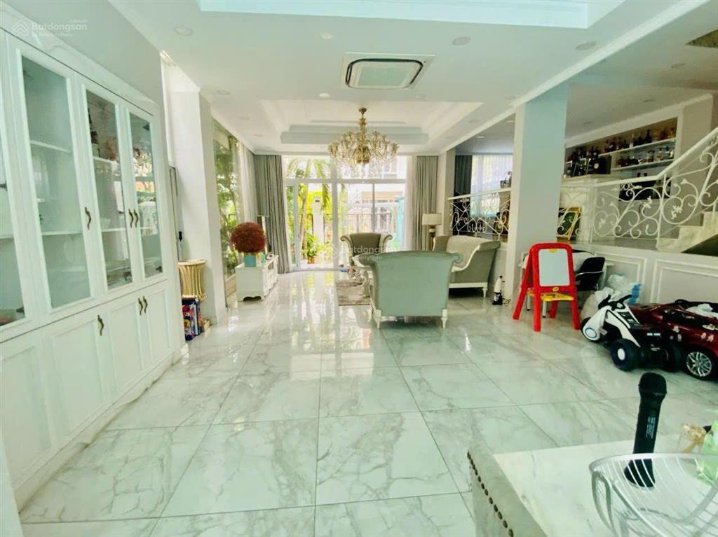Cho thuê biệt thự có hồ bơi kdc phú mỹ vạn phát hưng, quận 7. 11 x 21m, giá 60tr