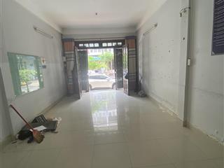 Cho thuê nhà 3 tầng sân thượng kdc nam long phú thuận quận 7. giá 20tr