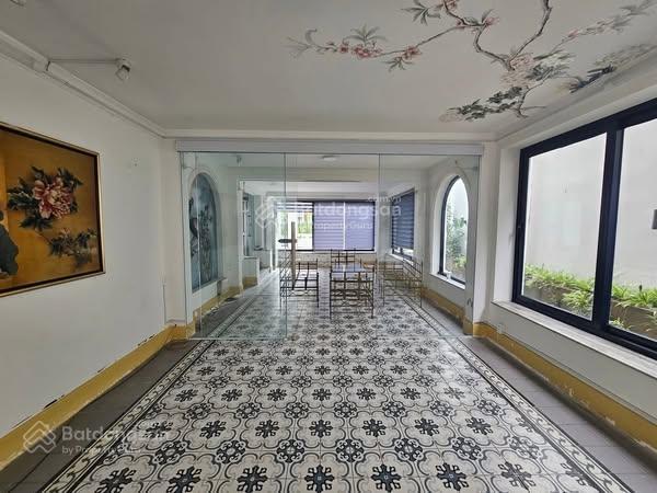 Cho thuê biệt thự sân vườn kdc tấn trường phú thuận quận 7. dt 12 x 20m,4 lầu giá 37tr.