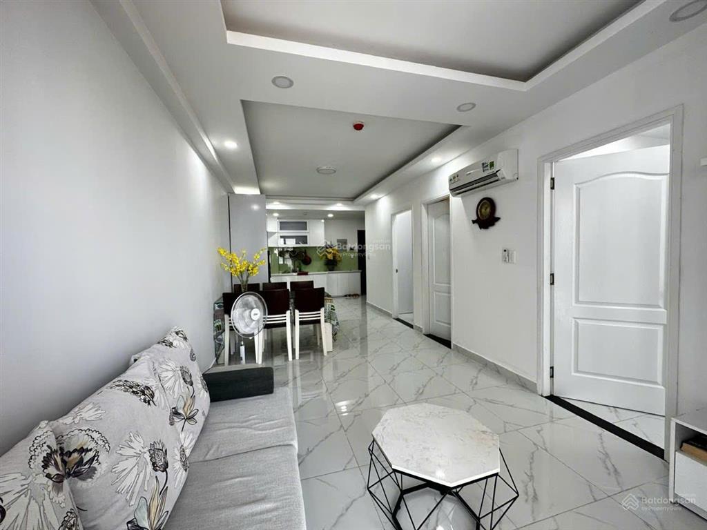 Bán căn hộ vị trí hiếm, view hồ bơi thoáng đẹp  saigon south residencespmh,0932 026 *** giang