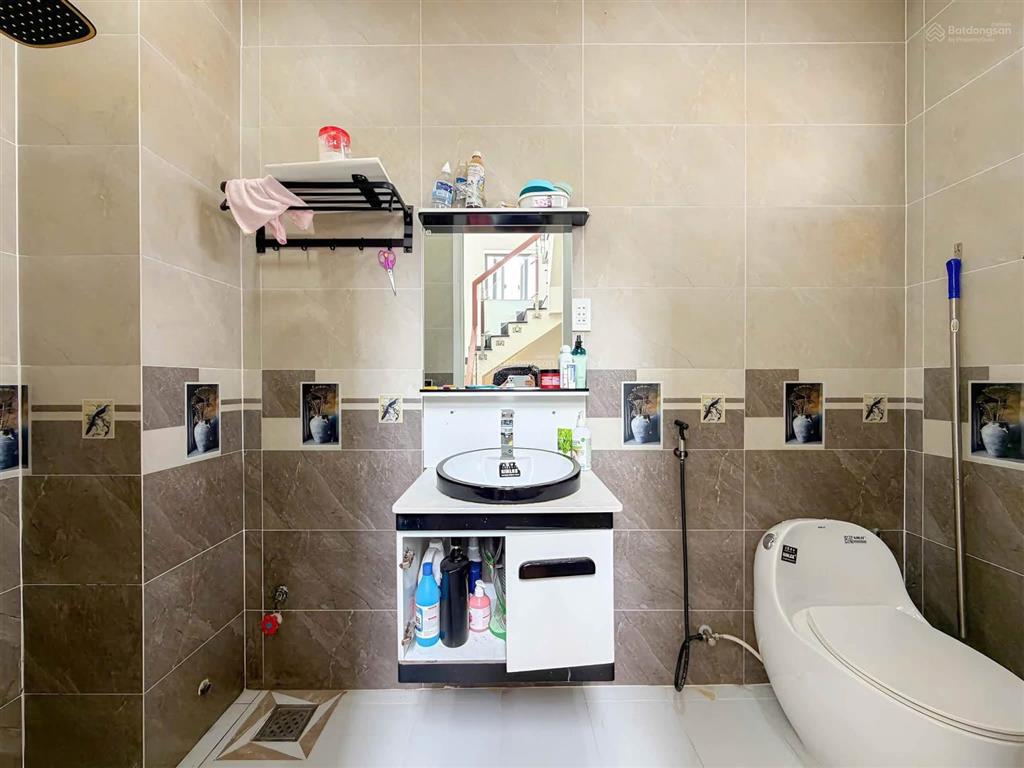 Bán nhà mặt tiền hẻm 1283 huỳnh tấn phát, nhà mới đẹp giá tham khảo tốt trong khu vực.