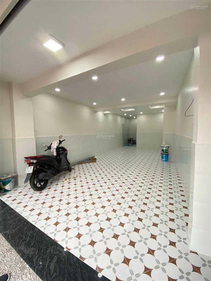 Bán cắt lỗ căn nhà mặt tiền huỳnh tấn phát nhà bè
