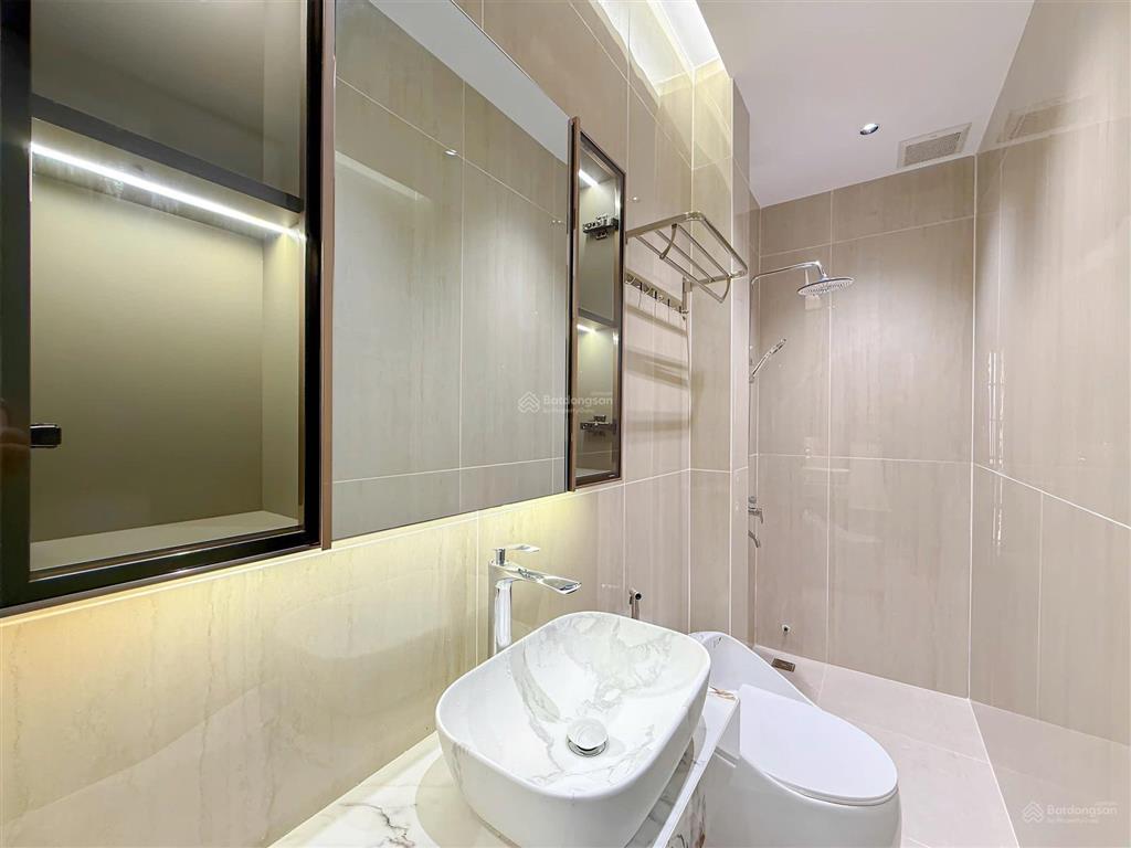 Kẹt tiền cần bán gấp căn nhà mới xây có gara ô tô nhà full nội thất