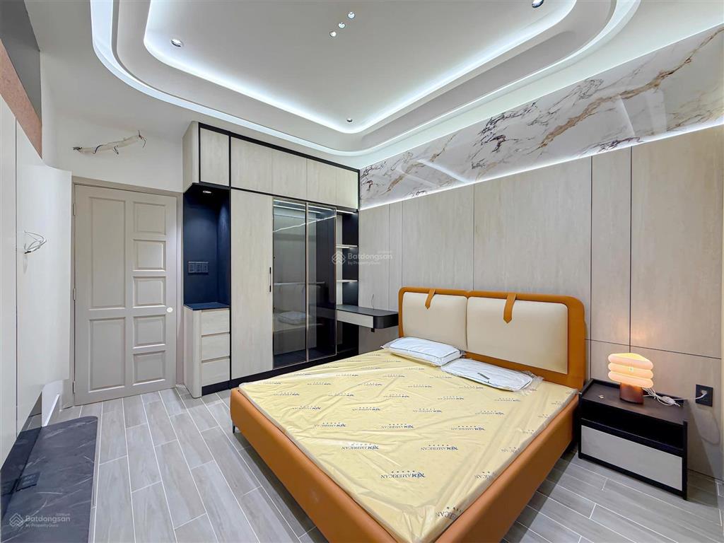 Kẹt tiền cần bán gấp căn nhà mới xây có gara ô tô nhà full nội thất