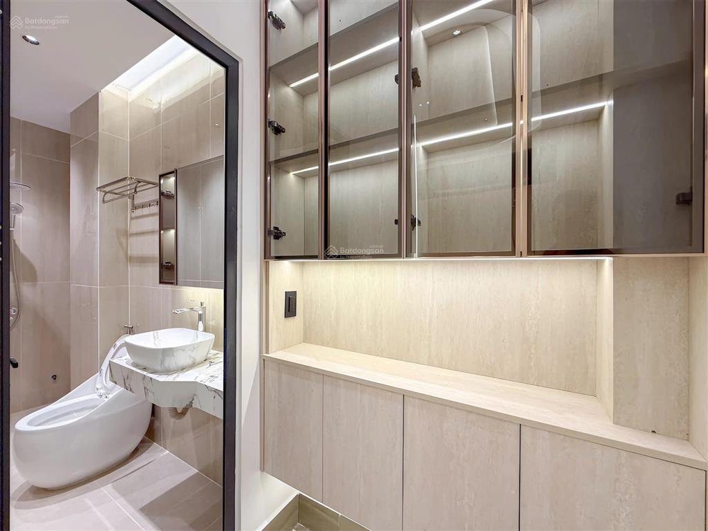 Kẹt tiền cần bán gấp căn nhà mới xây có gara ô tô nhà full nội thất