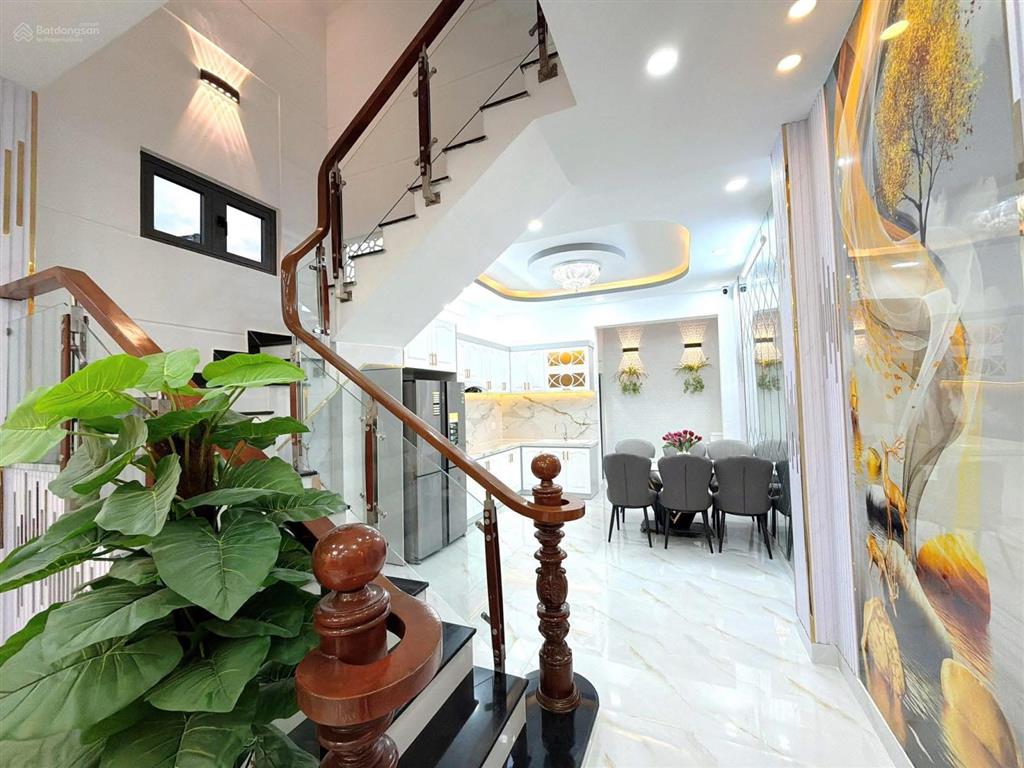 Bán gấp nhà mới mặt tiền đường 1806 thị trấn nhà bè. giá 8,9 tỷ có thương lượng