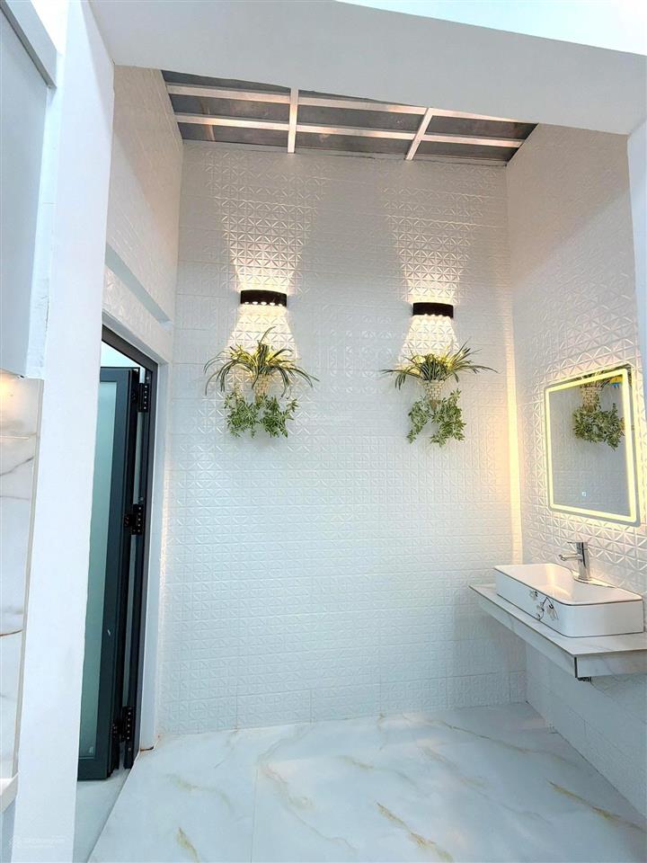 Bán gấp nhà mới mặt tiền đường 1806 thị trấn nhà bè. giá 8,9 tỷ có thương lượng