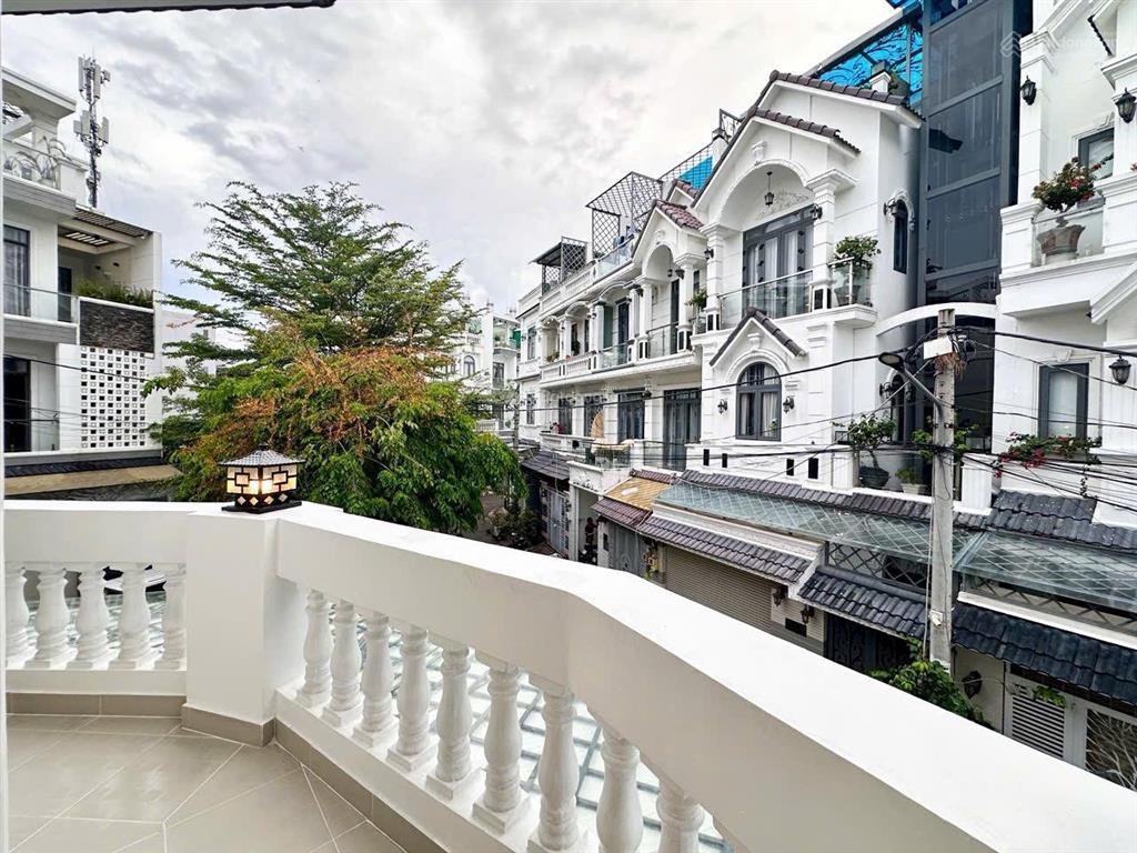 Bán gấp nhà phố góc 2 mặt tiền kdc petechim giá tốt. giá 8.45 tỷ