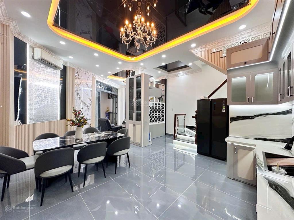 Bán gấp nhà phố góc 2 mặt tiền kdc petechim giá tốt. giá 8.45 tỷ