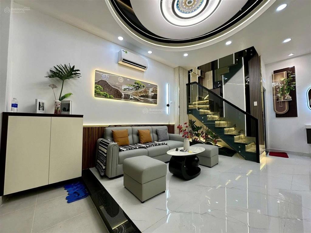 Kẹt bank cần bán gấp căn nhà 749 huỳnh tấn phát quận 7